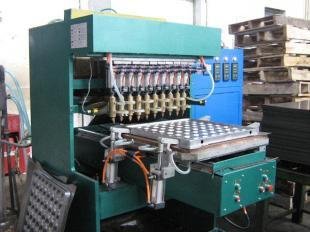 โรงงานต่างๆ ผลิตพื้นยกป้องกันไฟฟ้าสถิตได้อย่างไร