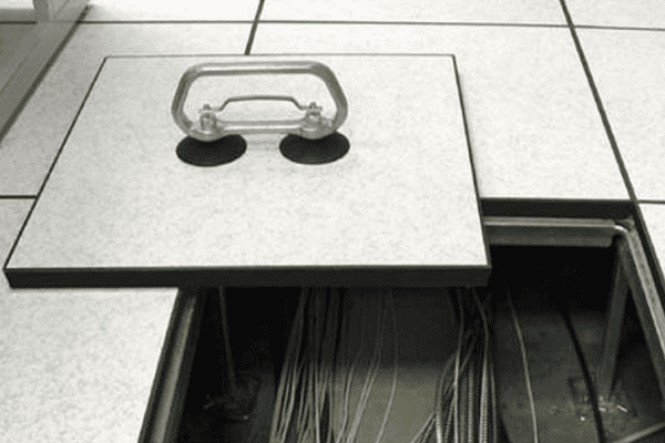 Istražujete najbolje mogućnosti podova: čelik, drvena jezgra ili kalcijev sulfat za vaš projekt?